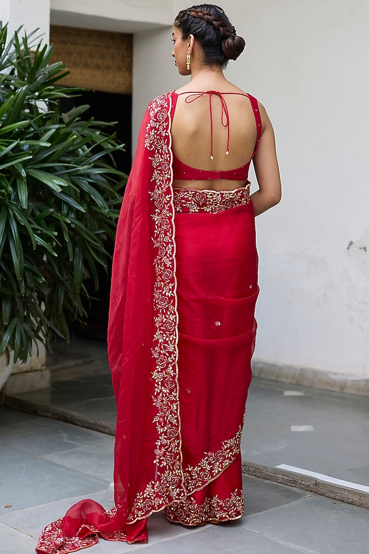 Red Silk Organza Embroidered Scalloped Wedding Saree Set by Vashisht Guru Dutt at Pernia's Pop Up Shop