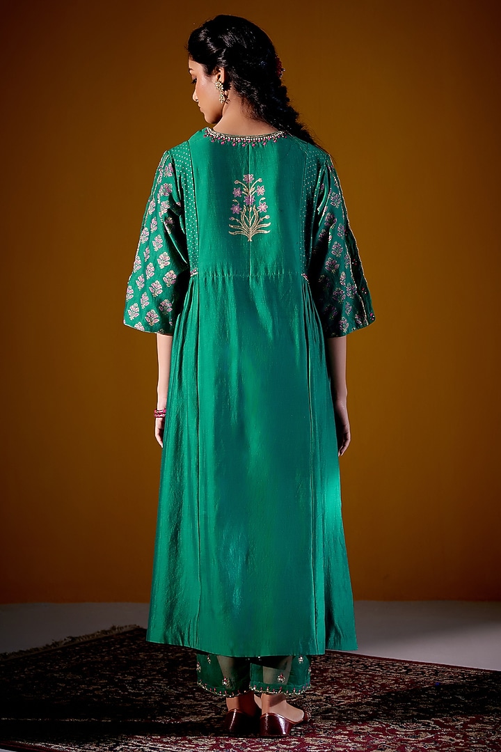 Green Woven Chanderi Block Printed & Hand Embroidered Gathered Kurta Set by Vashisht Guru Dutt at Pernia's Pop Up Shop