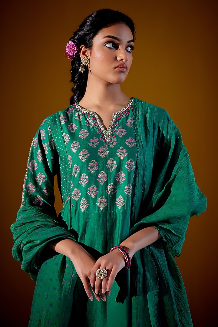 Green Woven Chanderi Block Printed & Hand Embroidered Gathered Kurta Set by Vashisht Guru Dutt at Pernia's Pop Up Shop