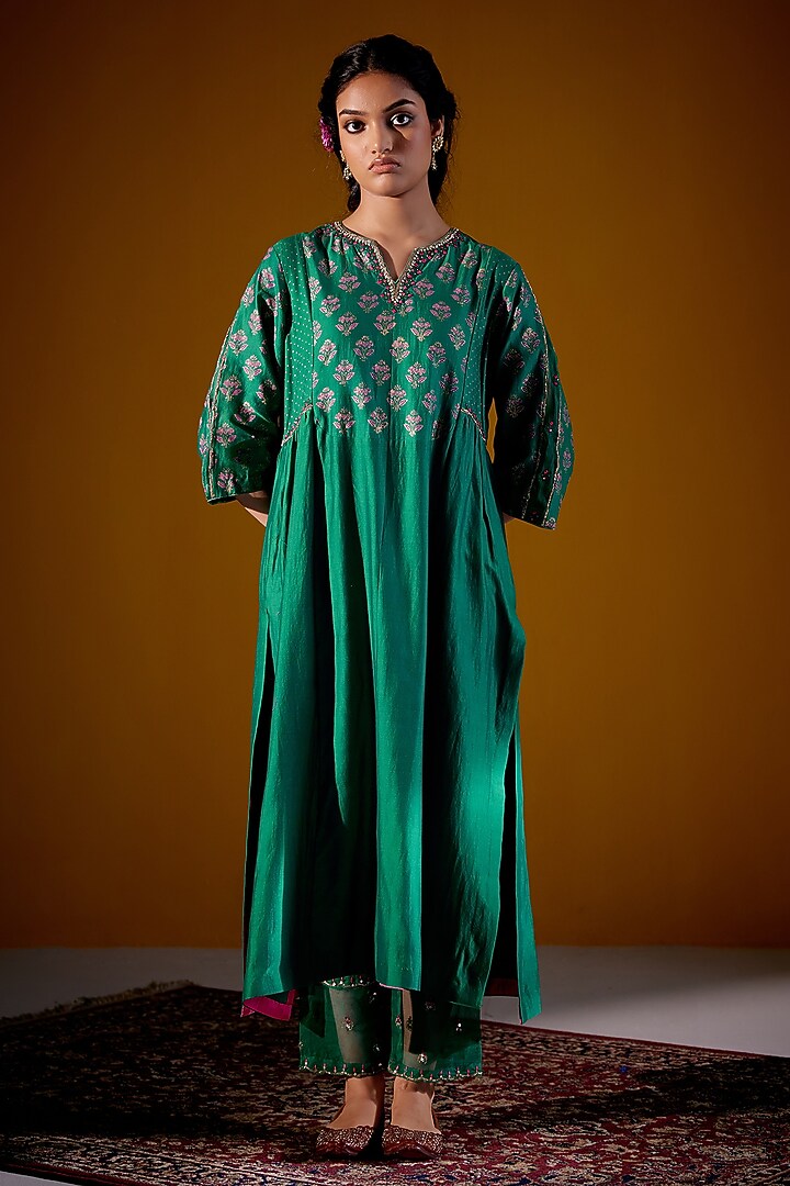 Green Woven Chanderi Block Printed & Hand Embroidered Gathered Kurta Set by Vashisht Guru Dutt at Pernia's Pop Up Shop