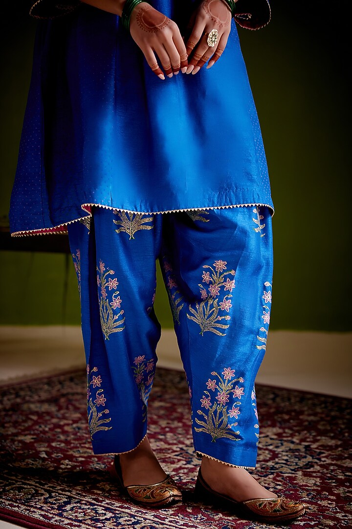 Blue Dupion Silk Block Printed & Hand Embroidered Paneled Kurta Set by Vashisht Guru Dutt at Pernia's Pop Up Shop