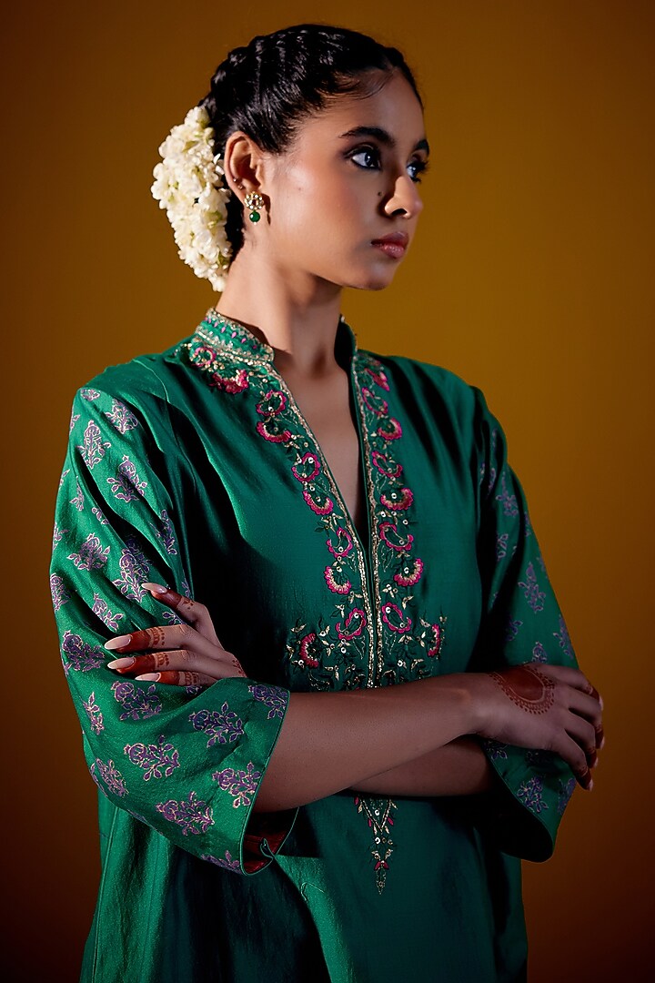 Green Woven Chanderi Block Printed & Hand Embroidered Tunic Set by Vashisht Guru Dutt at Pernia's Pop Up Shop