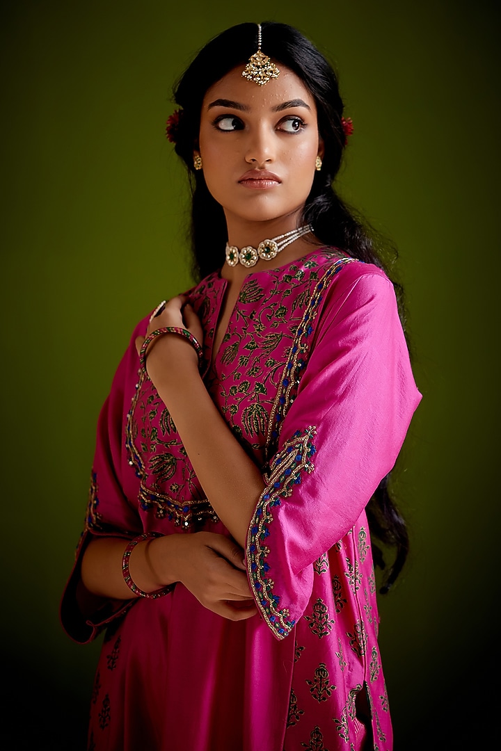 Rani Pink Woven Chanderi Block Printed & Hand Embroidered Paneled Tunic Set by Vashisht Guru Dutt at Pernia's Pop Up Shop