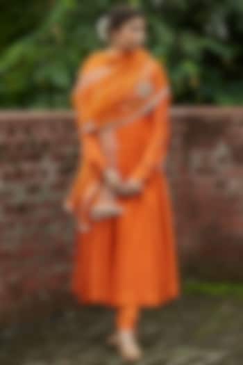 Orange Silk Chanderi Resham Embroidered Wedding Anarkali Set by Vashisht Guru Dutt at Pernia's Pop Up Shop