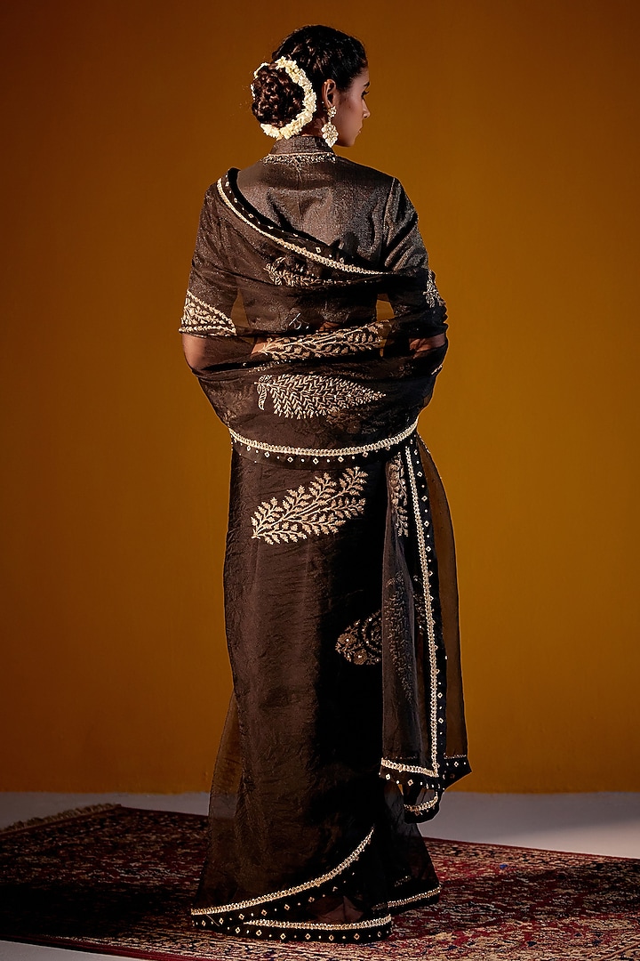 Black Silk Organza Printed & Resham Thread Embellished Wedding Saree Set by Vashisht Guru Dutt at Pernia's Pop Up Shop