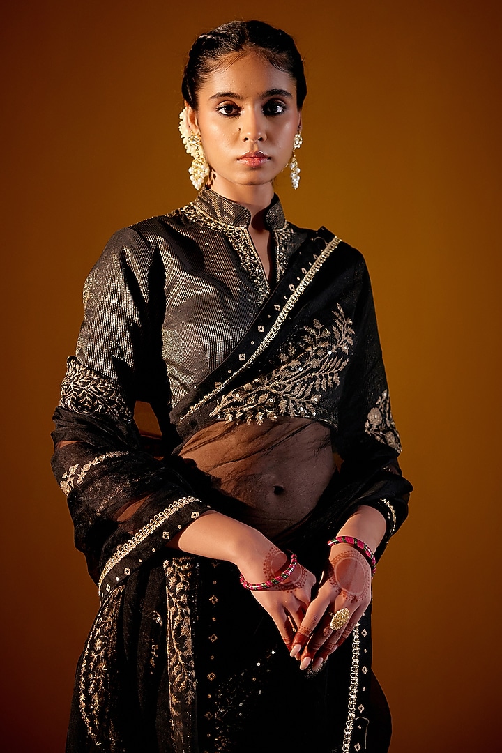 Black Silk Organza Printed & Resham Thread Embellished Wedding Saree Set by Vashisht Guru Dutt at Pernia's Pop Up Shop
