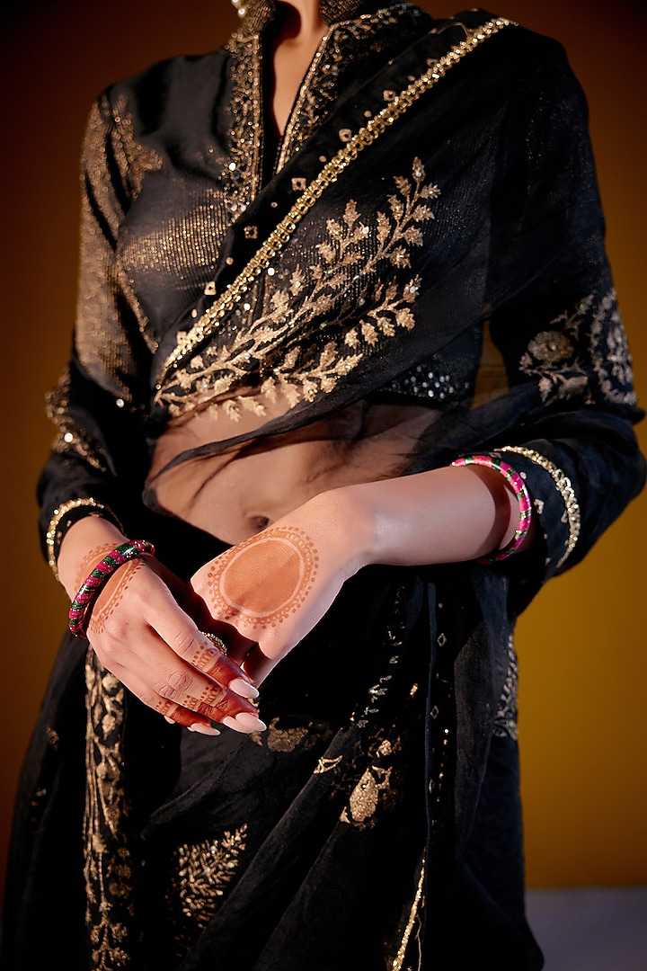 Black Silk Organza Printed & Resham Thread Embellished Wedding Saree Set by Vashisht Guru Dutt at Pernia's Pop Up Shop