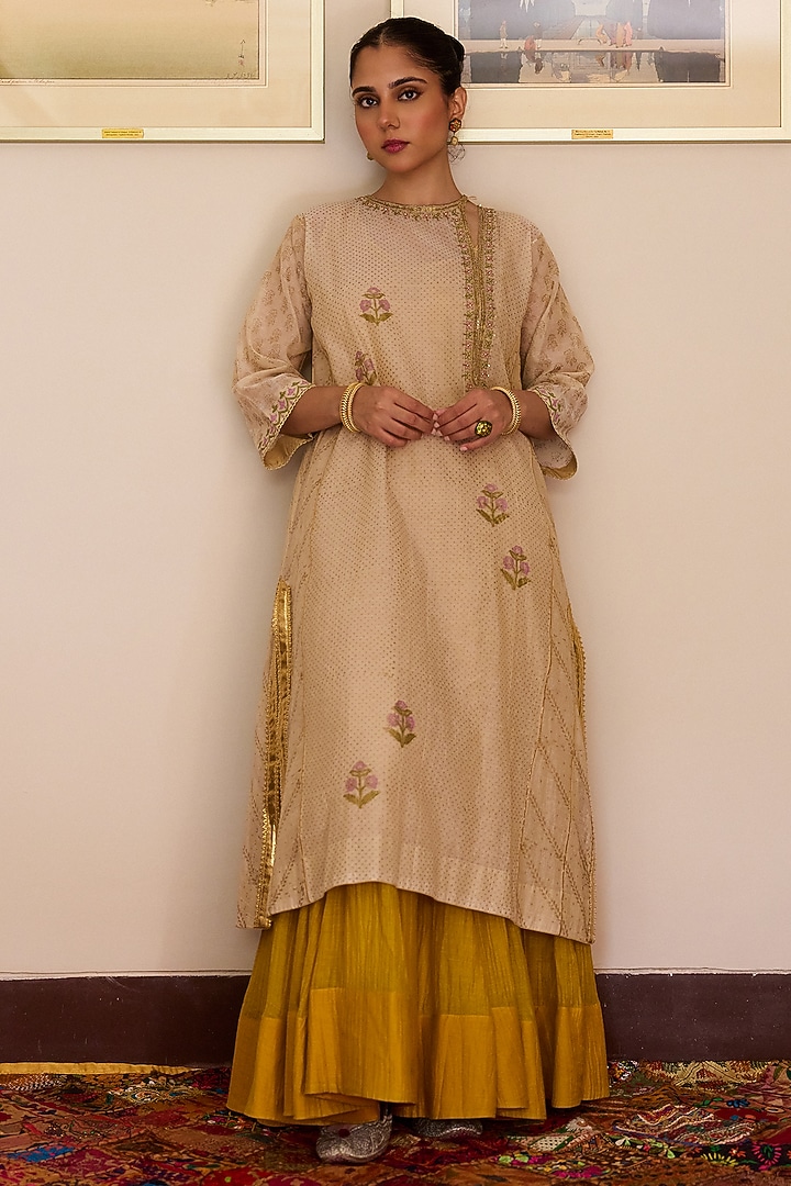 Mustard Mul Wedding Sharara Set by Vashisht Guru Dutt at Pernia's Pop Up Shop