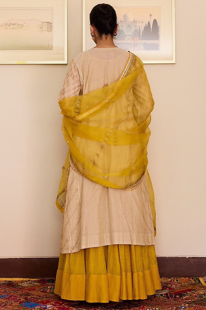 Mustard Mul Wedding Sharara Set by Vashisht Guru Dutt at Pernia's Pop Up Shop