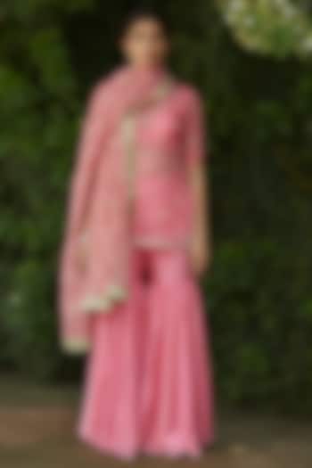 Pink Chanderi Scalloped Gharara Set by Vashisht Guru Dutt at Pernia's Pop Up Shop
