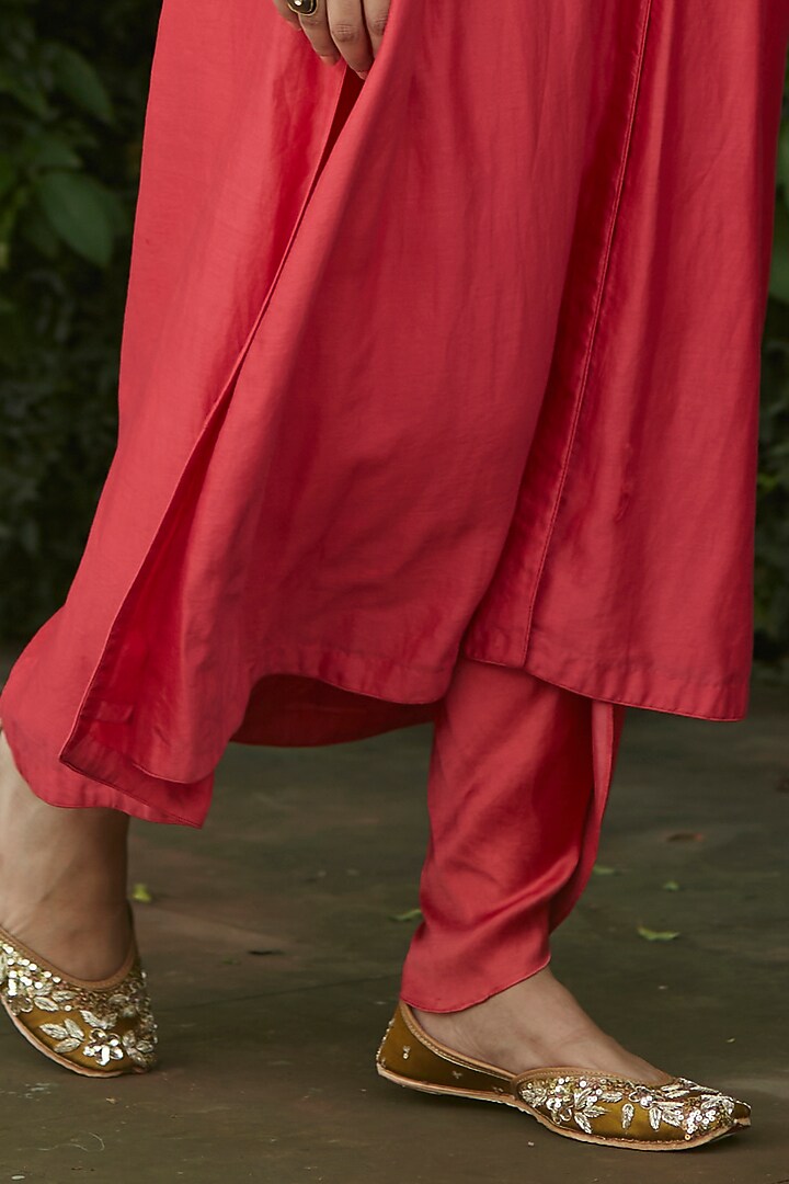 Coral Embroidered Tunic Set by Vashisht Guru Dutt at Pernia's Pop Up Shop