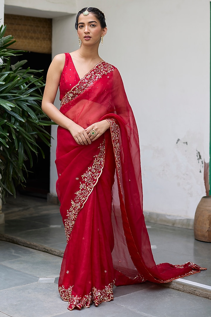 Red Silk Organza Dabka & Sequin Scalloped Embroidered Wedding Saree Set by Vashisht Guru Dutt at Pernia's Pop Up Shop