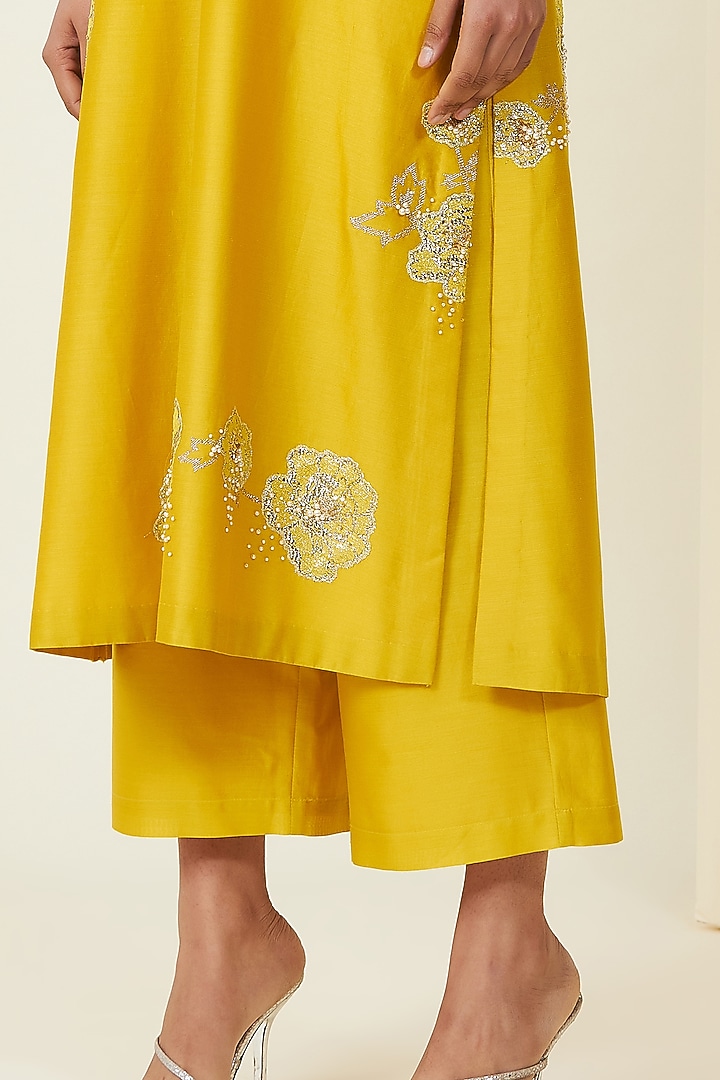 Yellow Hand Embroidered Kurta Set by VIAM at Pernia's Pop Up Shop