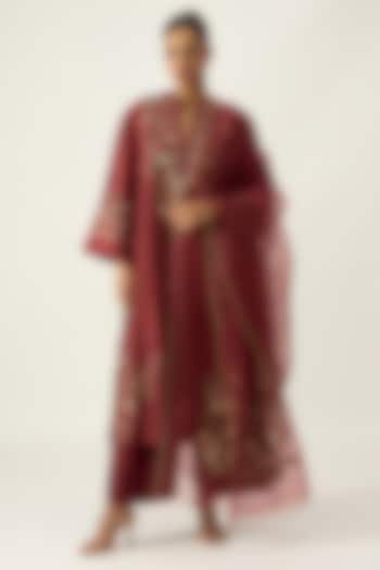 Berry Chanderi Hand Embroidered Kurta Set by Viam at Pernia's Pop Up Shop