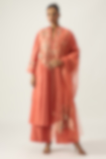 Salmon Pink Chanderi Hand Embroidered Kurta Set by Viam at Pernia's Pop Up Shop