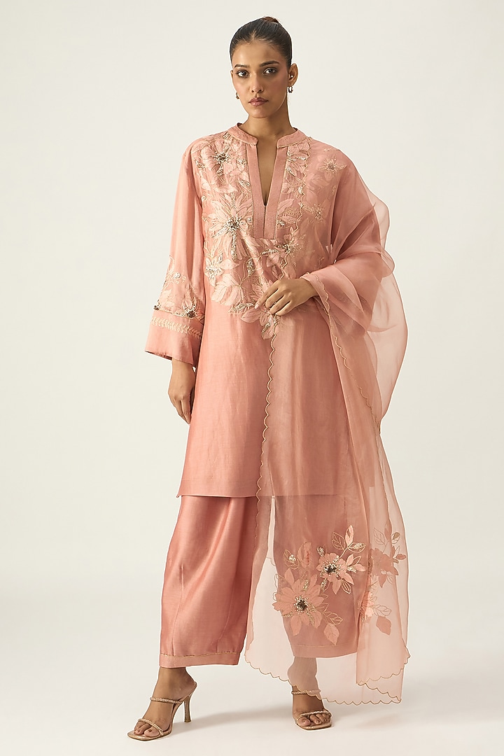 Onion Pink Chanderi Hand Embroidered Kurta Set by Viam at Pernia's Pop Up Shop