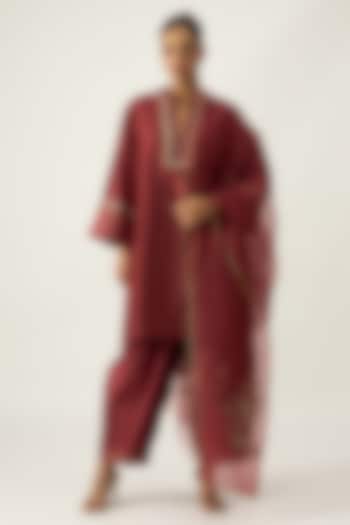 Berry Chanderi Hand Embroidered Kurta Set by Viam at Pernia's Pop Up Shop