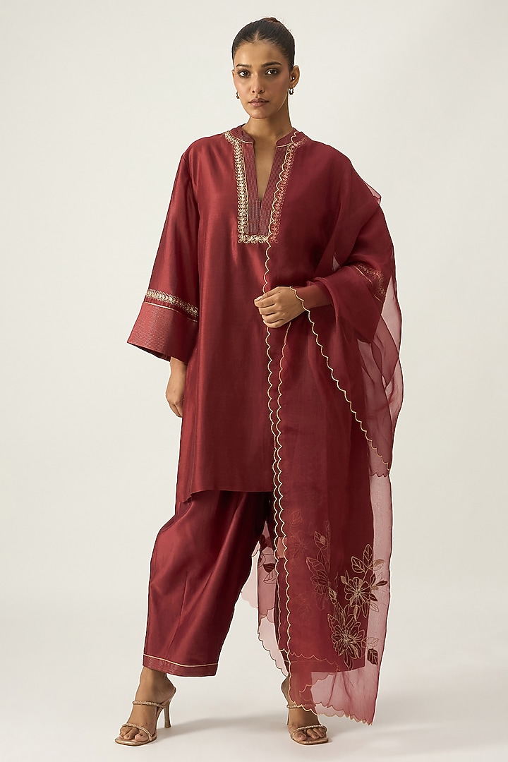 Berry Chanderi Hand Embroidered Kurta Set by Viam at Pernia's Pop Up Shop