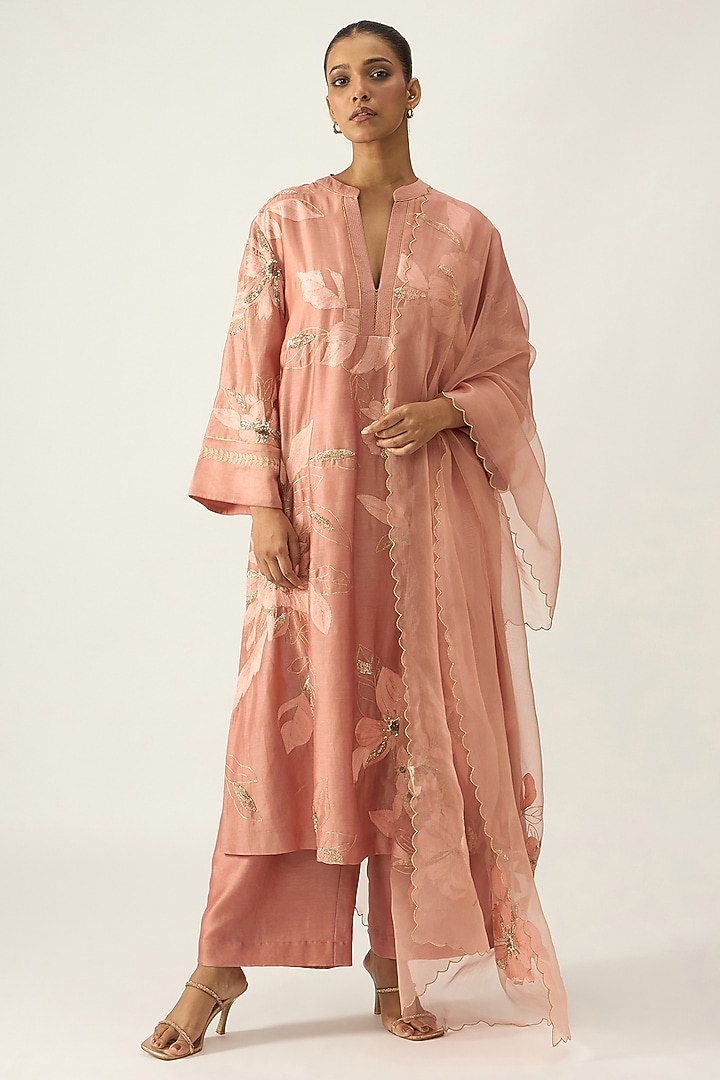 Onion Pink Chanderi Hand Embroidered Kurta Set by Viam at Pernia's Pop Up Shop