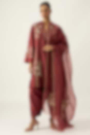 Berry Chanderi Hand Embroidered Kurta Set by Viam at Pernia's Pop Up Shop