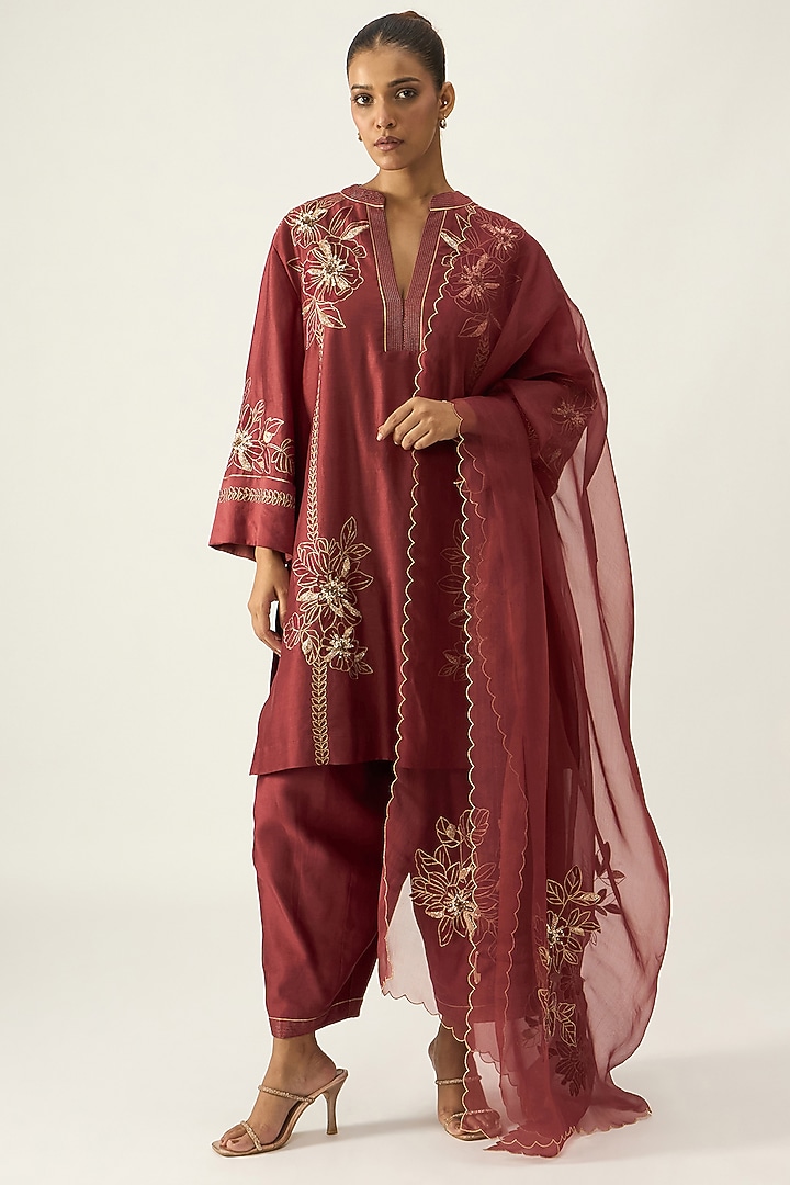 Berry Chanderi Hand Embroidered Kurta Set by Viam at Pernia's Pop Up Shop