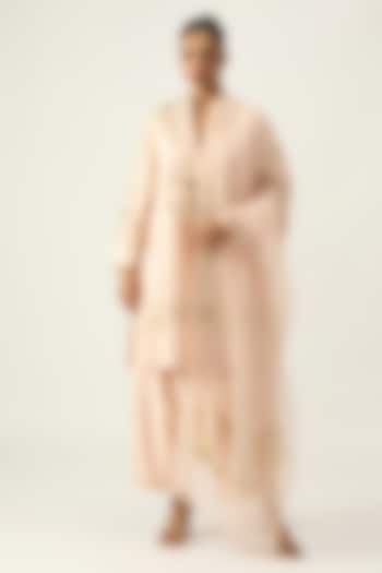 Pearl Pink Chanderi Hand Embroidered Kurta Set by Viam at Pernia's Pop Up Shop