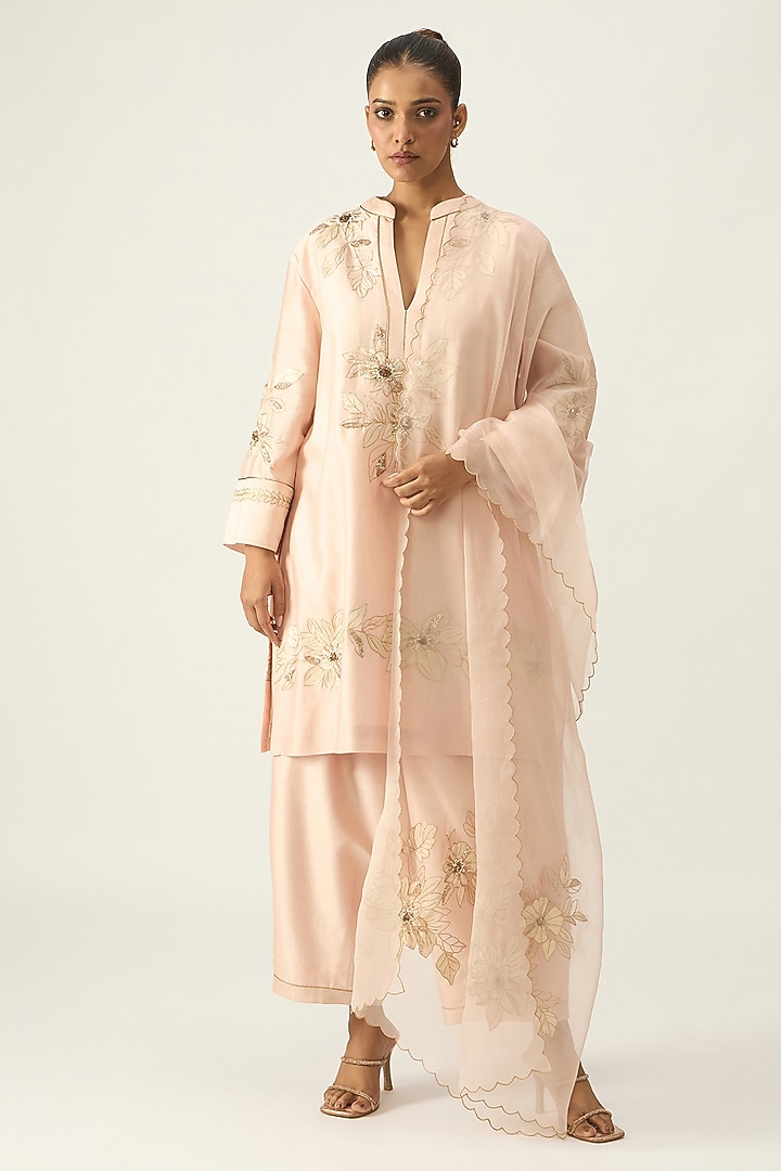Pearl Pink Chanderi Hand Embroidered Kurta Set by Viam at Pernia's Pop Up Shop