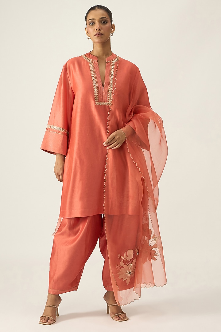Salmon Pink Chanderi Hand Embroidered Kurta Set by Viam at Pernia's Pop Up Shop