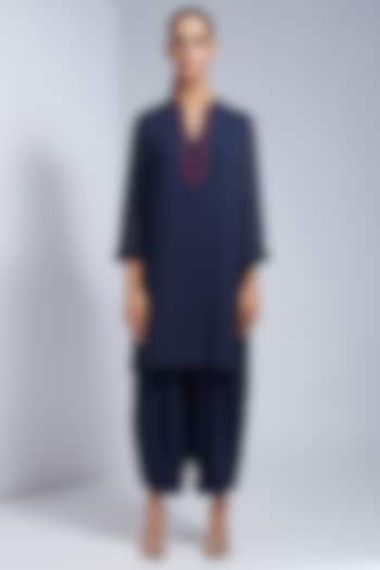 Blue Embroidered Kurta Set by VIAM at Pernia's Pop Up Shop