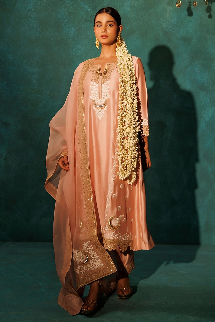 Rose Gold Pure Silk Marodi Embroidered Kurta Set by Vinita Bhansali at Pernia's Pop Up Shop