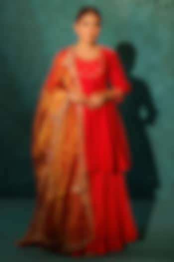 Red Pure Silk Gharara Set by Vinita Bhansali at Pernia's Pop Up Shop