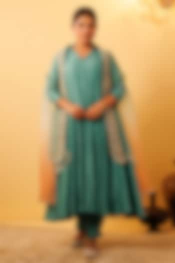 Green Pure Silk Hand Embroidered Wedding Anarkali Set by Vinita Bhansali at Pernia's Pop Up Shop