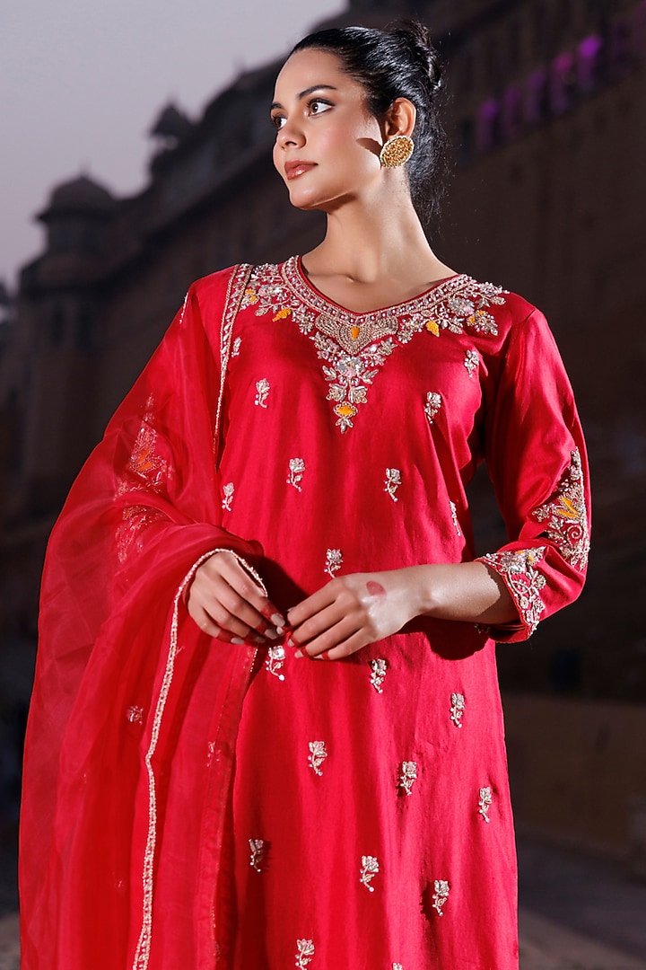 Red Pure Silk Marodi Embroidered Kurta Set by Vinita Bhansali at Pernia's Pop Up Shop