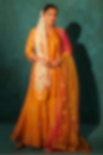 Orange Pure Banarasi Bandhani Silk Embroidered Gharara Set by Vinita Bhansali at Pernia's Pop Up Shop