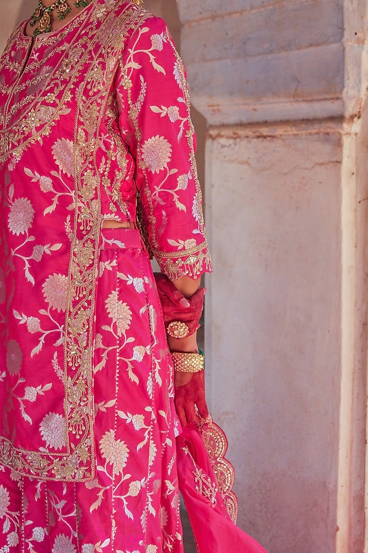 Pink Pure Banarasi Silk Embroidered Gharara Set by Vinita Bhansali at Pernia's Pop Up Shop