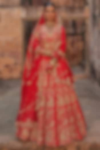 Red Pure Silk Embroidered Bridal Lehenga Set by Vinita Bhansali at Pernia's Pop Up Shop