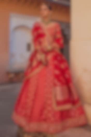 Red Pure Banarasi Silk Embroidered Wedding Lehenga Set by Vinita Bhansali at Pernia's Pop Up Shop