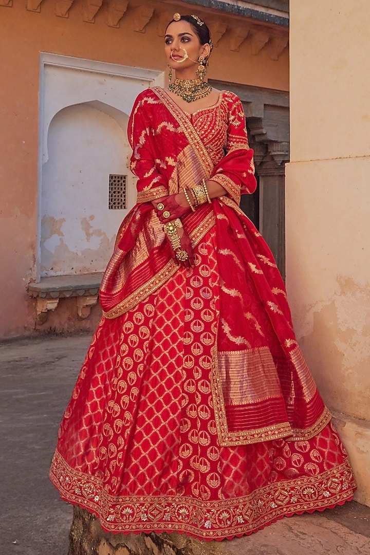 Red Pure Banarasi Silk Embroidered Wedding Lehenga Set by Vinita Bhansali at Pernia's Pop Up Shop