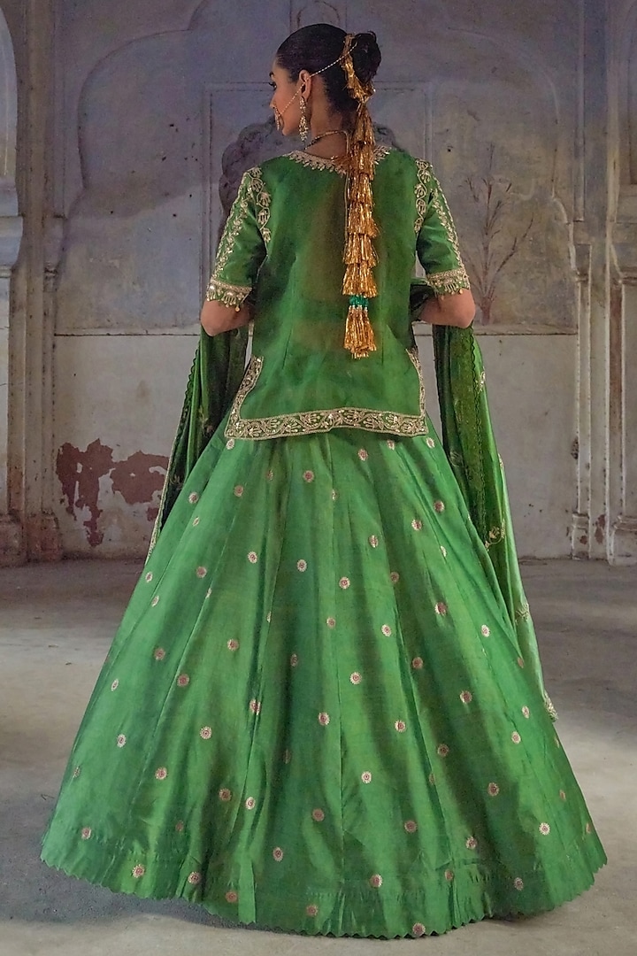 Green Pure Banarasi Silk Mukaish Hand Embroidered Wedding Lehenga Set by Vinita Bhansali at Pernia's Pop Up Shop