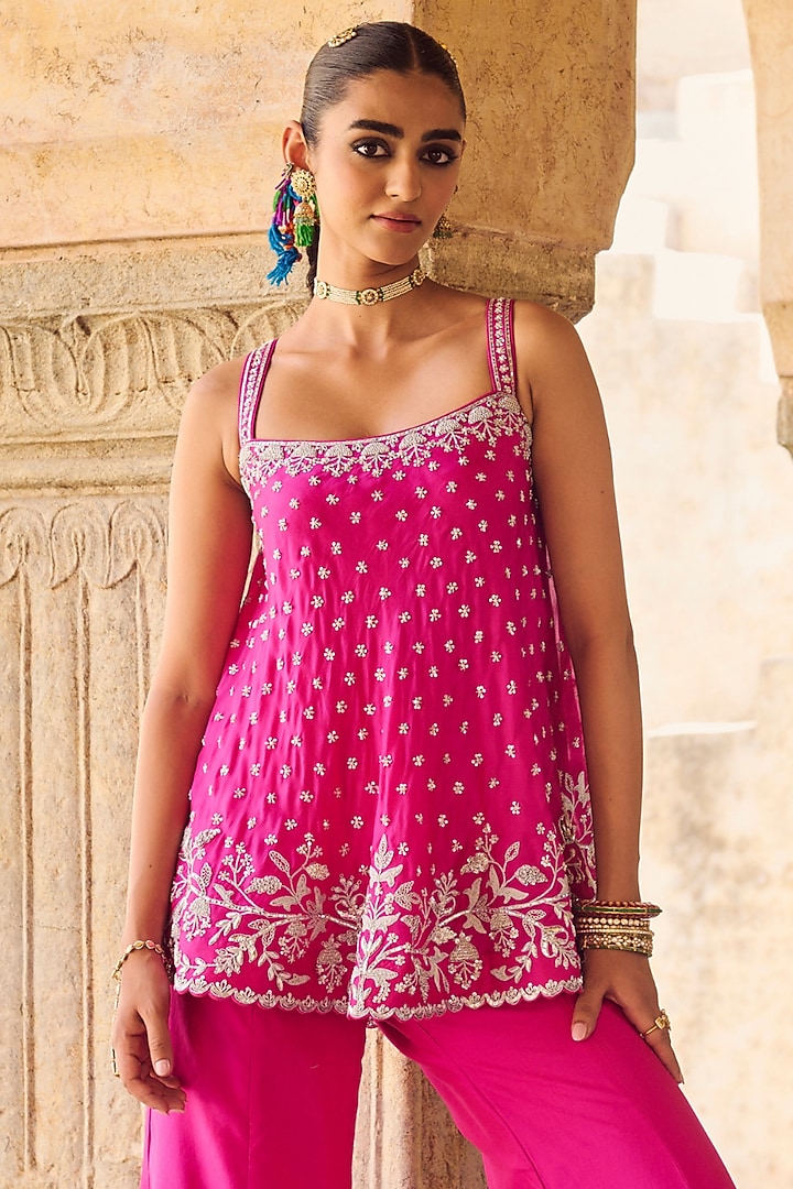 Pink Pure Italian Silk Mukaish & Sequins Hand Embroidered Kurta Set by Vinita Bhansali at Pernia's Pop Up Shop