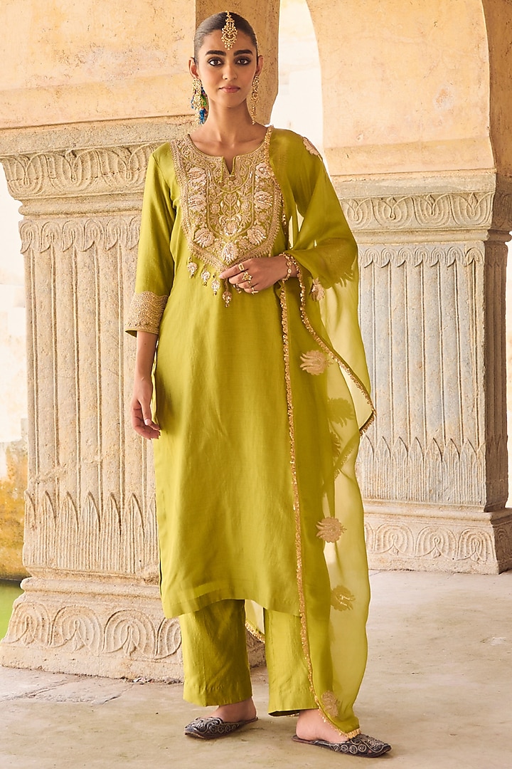 Green Pure Silk Zardosi Hand Embroidered Kurta Set by Vinita Bhansali at Pernia's Pop Up Shop