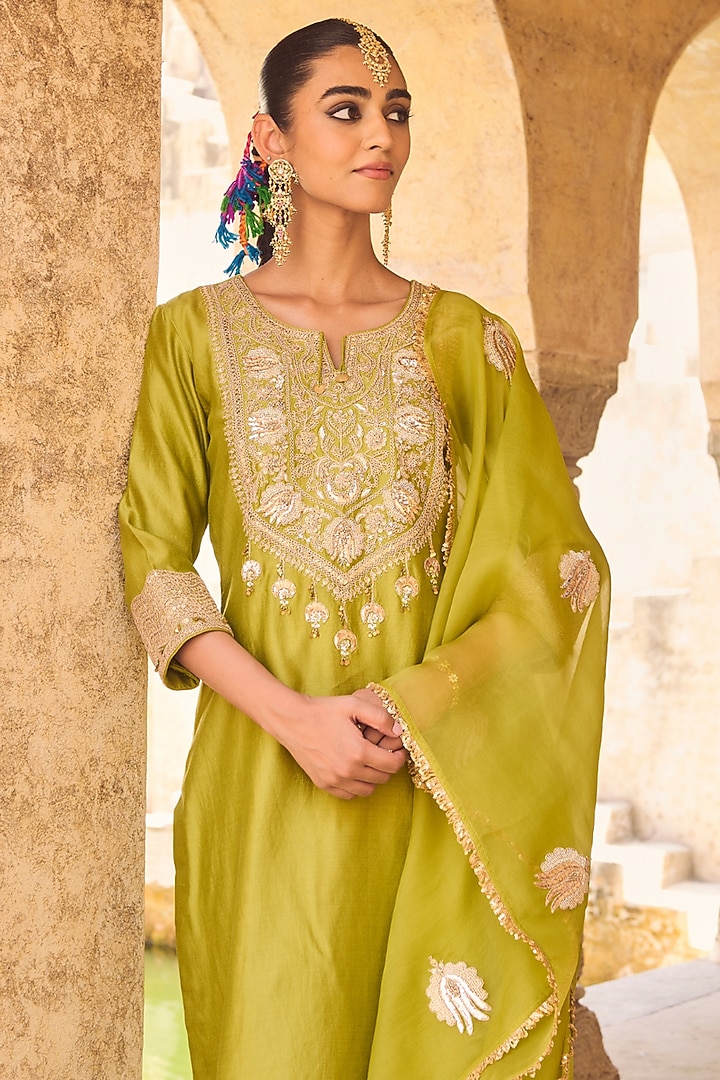 Green Pure Silk Zardosi Hand Embroidered Kurta Set by Vinita Bhansali at Pernia's Pop Up Shop