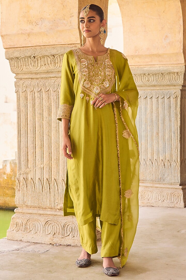 Green Pure Silk Zardosi Hand Embroidered Kurta Set by Vinita Bhansali at Pernia's Pop Up Shop