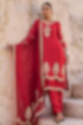 Red Pure Silk Zardosi Hand Embroidered Kurta Set by Vinita Bhansali at Pernia's Pop Up Shop