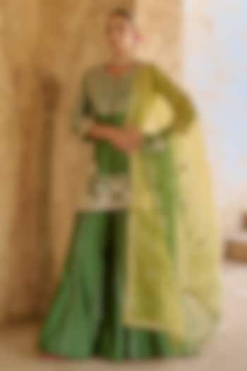 Green Pure Silk Hand Embroidered Kurta Set by Vinita Bhansali at Pernia's Pop Up Shop