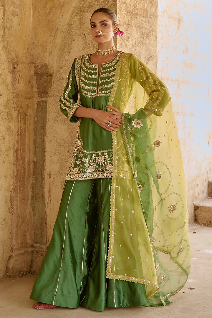 Green Pure Silk Hand Embroidered Kurta Set by Vinita Bhansali at Pernia's Pop Up Shop