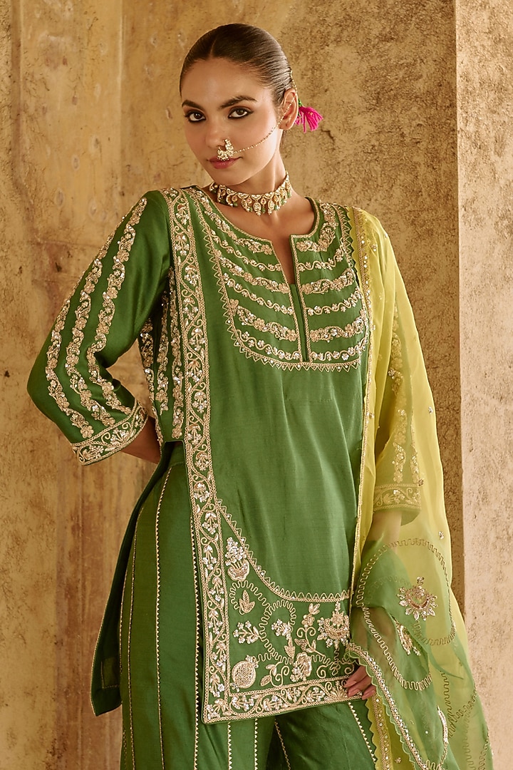Green Pure Silk Hand Embroidered Kurta Set by Vinita Bhansali at Pernia's Pop Up Shop