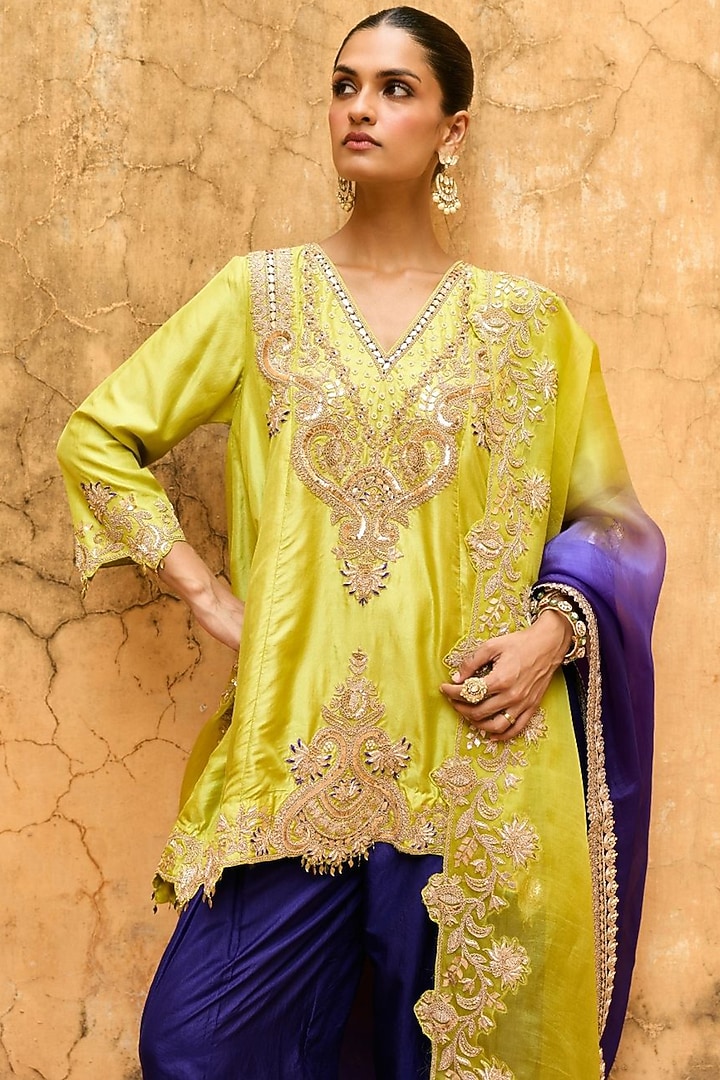 Apple Green Pure Silk Hand Embroidered Kurta Set by Vinita Bhansali at Pernia's Pop Up Shop