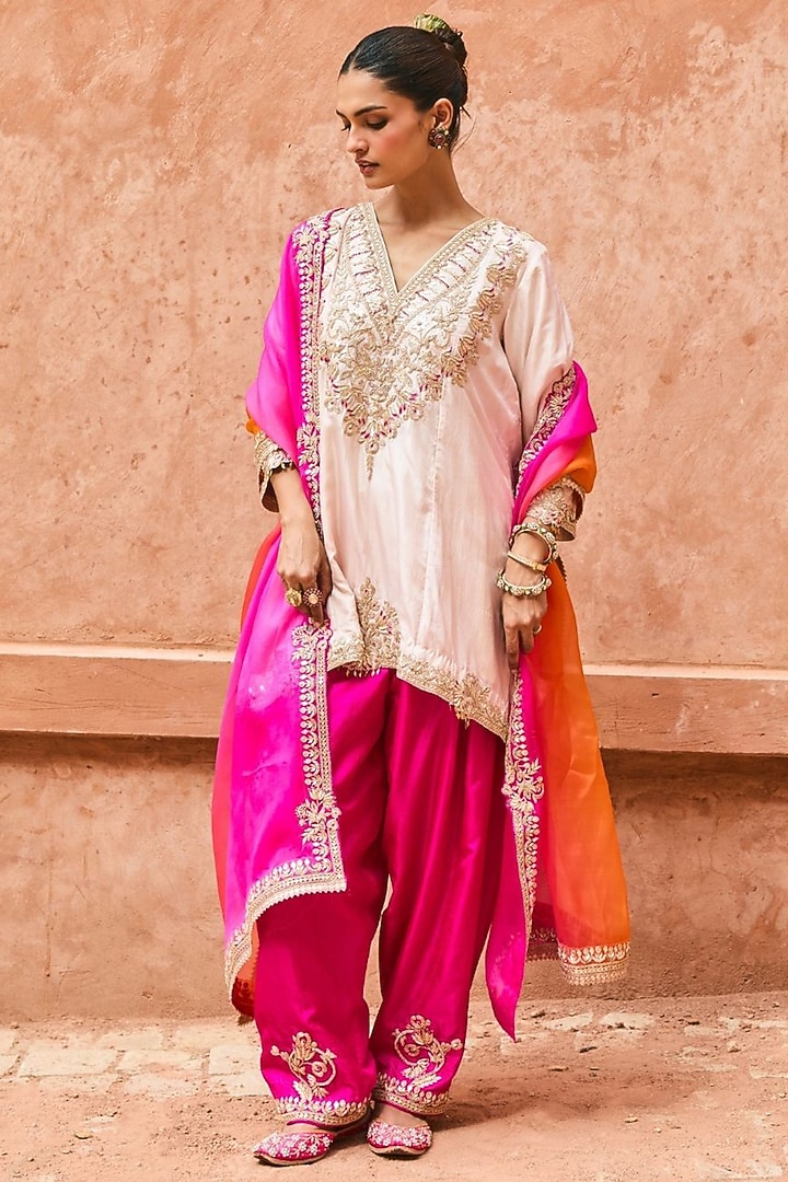 Ivory Pure Silk Hand Embroidered Kurta Set by Vinita Bhansali at Pernia's Pop Up Shop