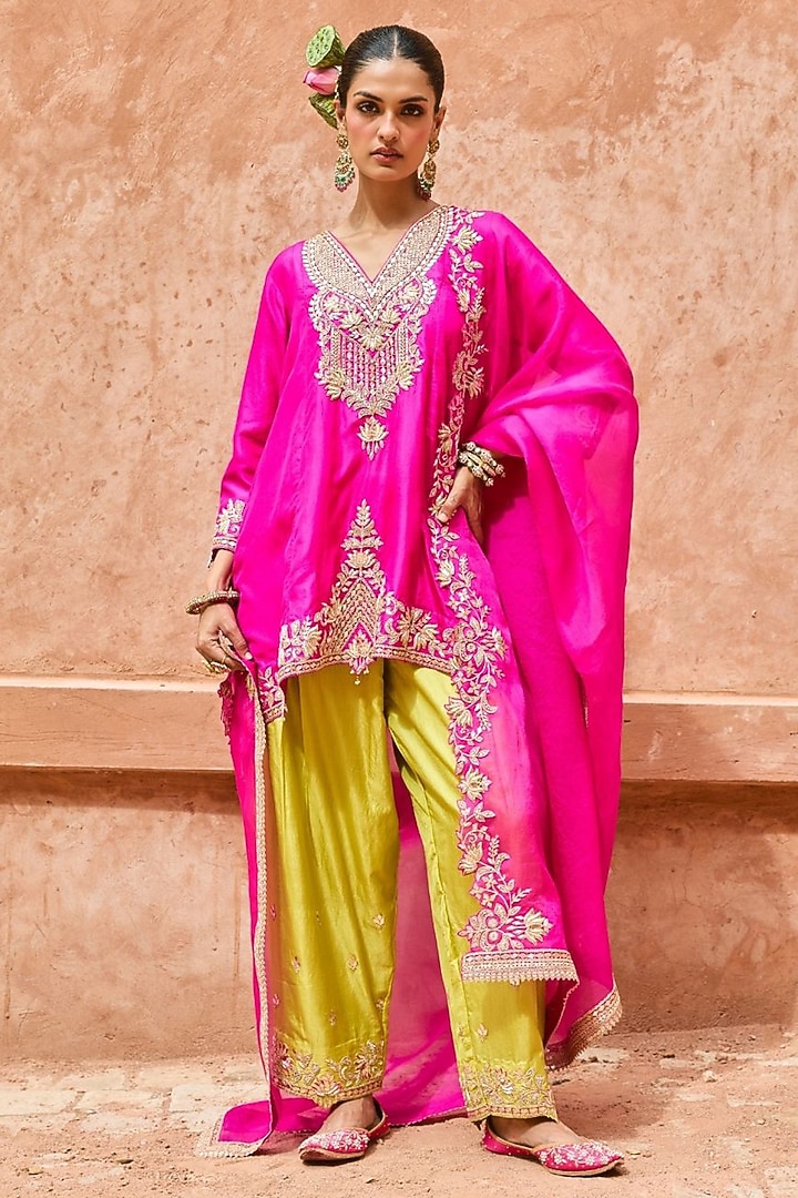 Pink Pure Silk Hand Embroidered Kurta Set by Vinita Bhansali at Pernia's Pop Up Shop
